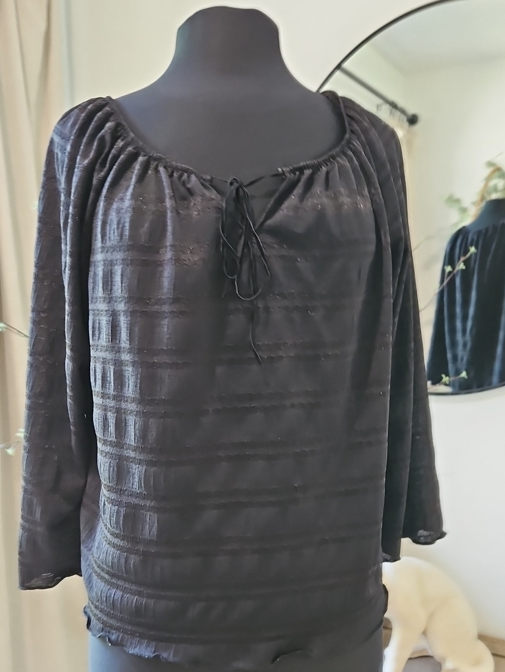 Fiorlini International  Women's VTG Black Peasant Blouse with Tie Neck. SizeXL